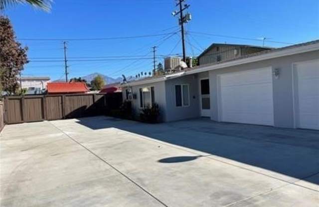 325 La Paloma Street