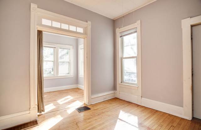 Photo of 3108 Colfax Ave South