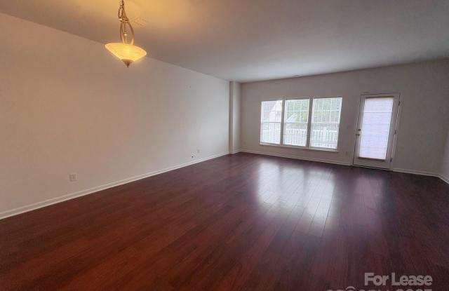 15610 King Louis Court