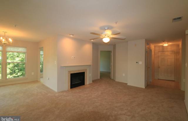 12000 AMBER RIDGE Circle unit: A-102