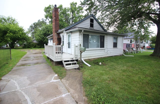 23077 Piper Ave - 23077 Piper Avenue, Eastpointe, MI 48021