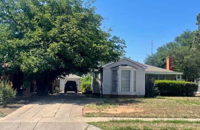 Photo of Charming 3 Bedroom, 2 Bath Home + Bonus Back House in Central Lubbock!