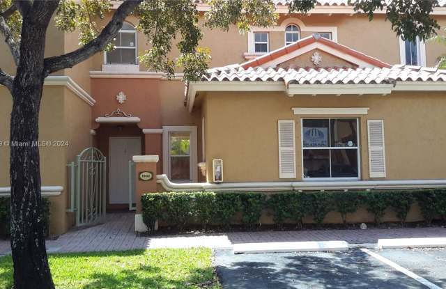 8510 NW 138th Ter - 8510 Northwest 138th Terrace, Miami Lakes, FL 33016