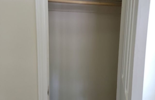 2 BR 1 Full Bath Duplex Virginia Place