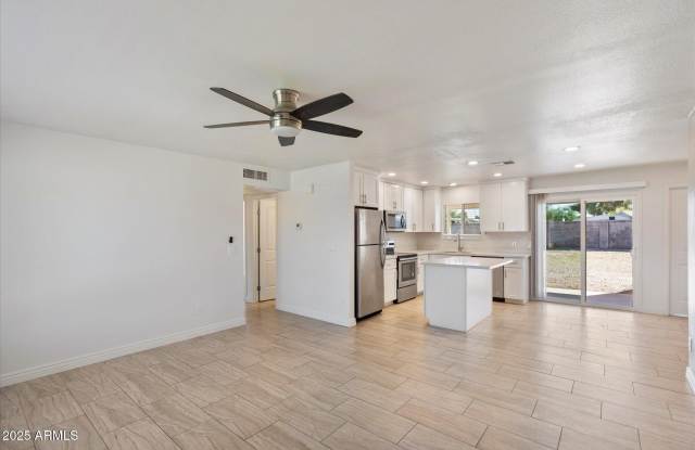 3545 W GALVESTON Street