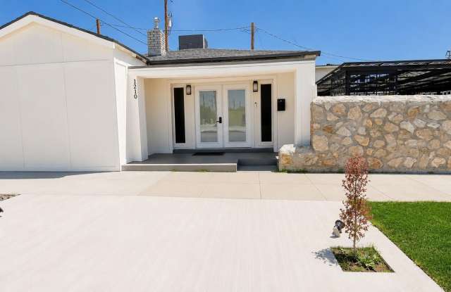 1210 N Luna Drive