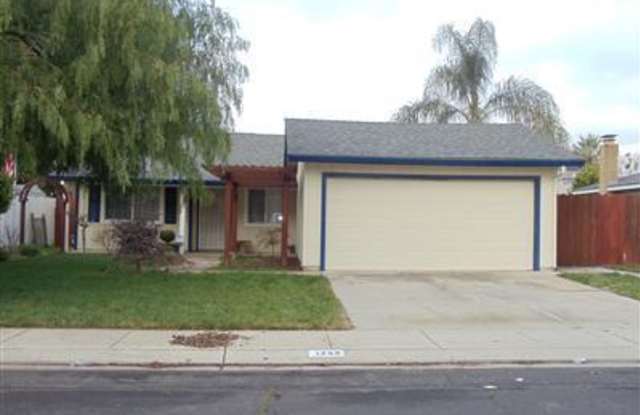 1253 Judith Ct