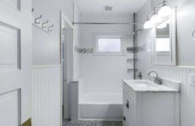 3433 Aldrich Avenue South