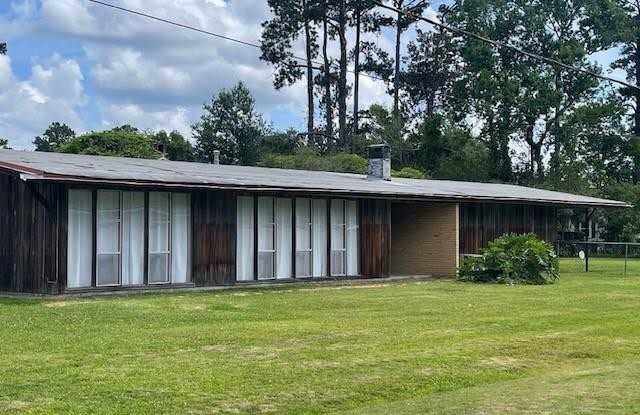 120 S COLLEGE Drive