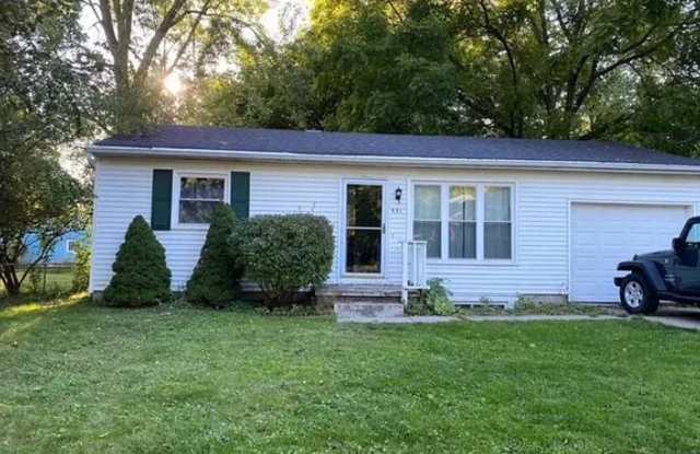 Excellent 4 bedroom home in great neighborhood - 551 John R Street, East Lansing, MI 48823