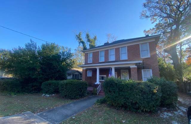 2712 Preston St. Unit 1/2- UPSTAIRS/PRE-LEASE AVAILABLE FOR 2026-2027 SCHOOL YEAR