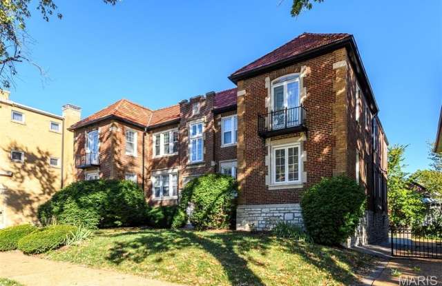 7331 Forsyth Boulevard