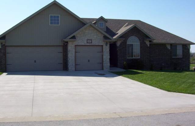 Beautiful 3 bedroom house in a quiet HOA neighborhood with lots of perks!