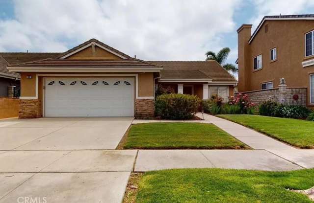 Beautiful 3-bedroom, 2-bathroom home located in Oxnard, CA.
