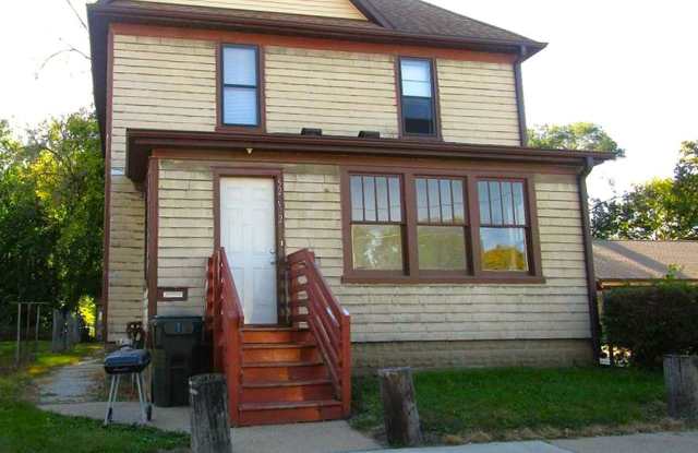 52 1/2 Franklin St
