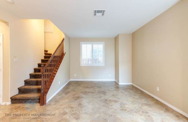 Spacious 3 Bed 2.5 Bath Condo in Orange!