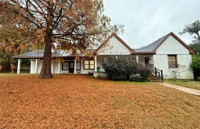 Photo of Tour Today! 3 Bed 2 Bath in Tyler!