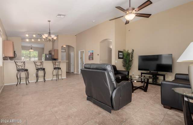 17271 W SMOKEY Drive