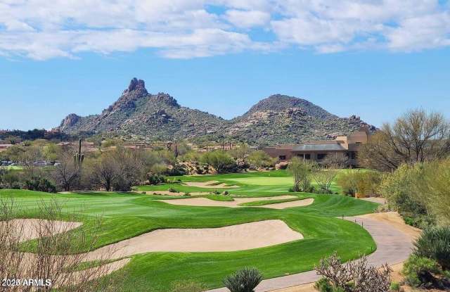 11123 E MONUMENT Drive