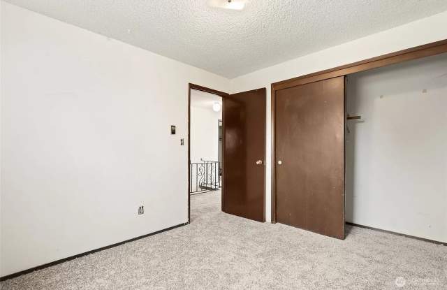 910 North Stevens Street