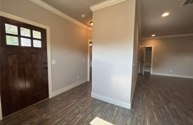 3100  SW Warberry  AVE