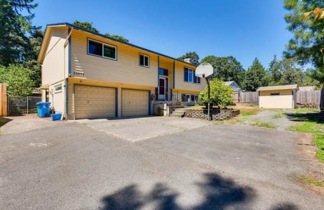 13873 Southeast Beech Avenue - 13873 Southeast Beech Street, Oak Grove, OR 97222