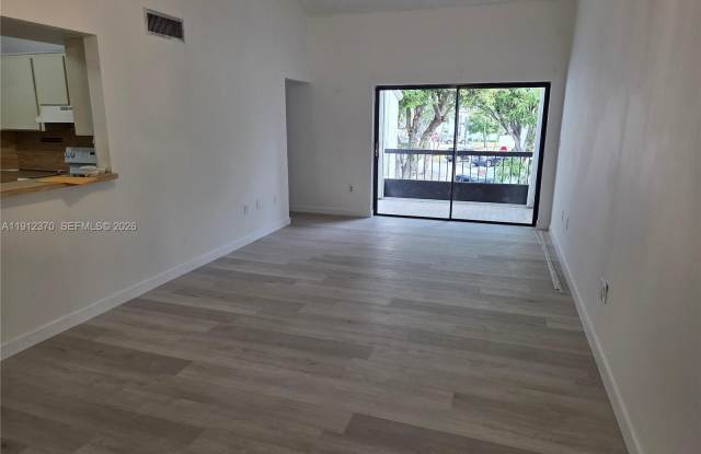 9433 Fontainebleau Blvd