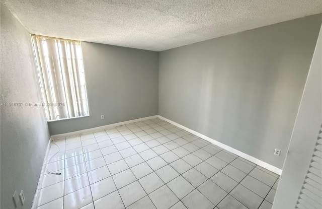 310 Fontainebleau Blvd