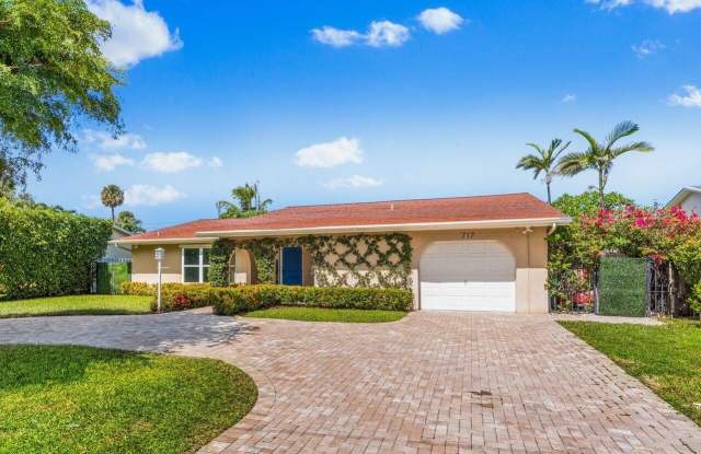 Photo of 717 Heron Drive