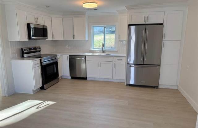 3915 Dahlonega Highway