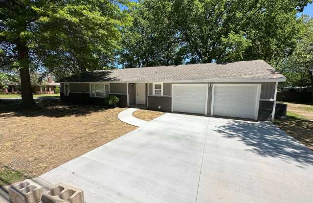 * Move-In Special * Beautiful 3 Bed 2 Bath Home for Rent in Fort Smith!