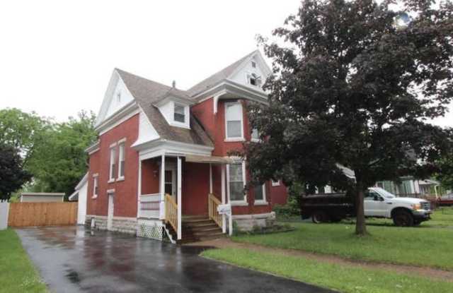 Charming 3-Bedroom Home for Rent in Watertown