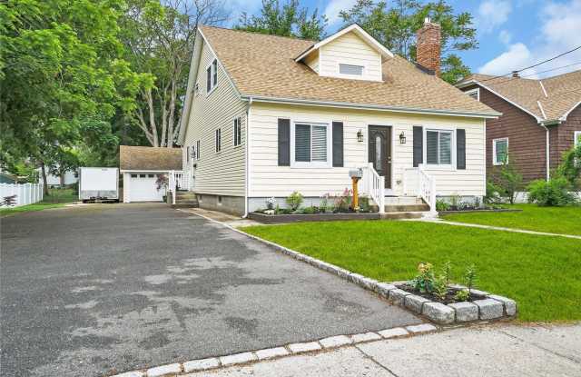 25 S Summit Avenue