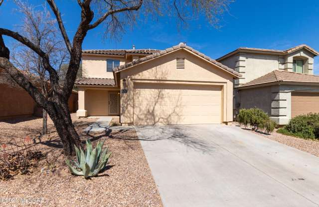 676 W Emerald Key Dr