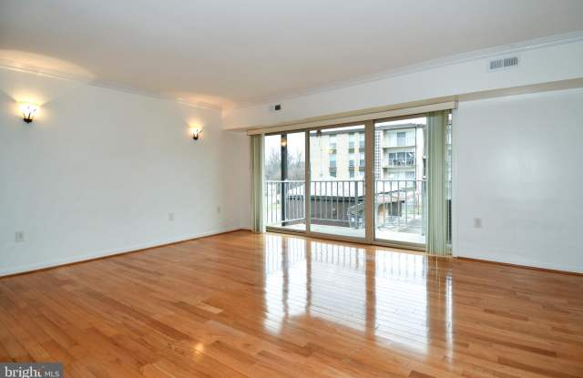 Photo of 5207 NEWTON Street unit: 203