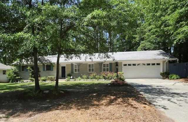 Photo of 115 Peyton Road SW