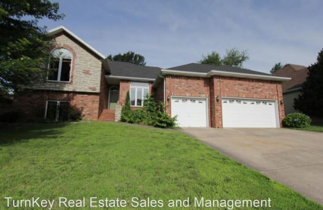 2555 S Chapel Dr - 2555 South Chapel Avenue, Springfield, MO 65809