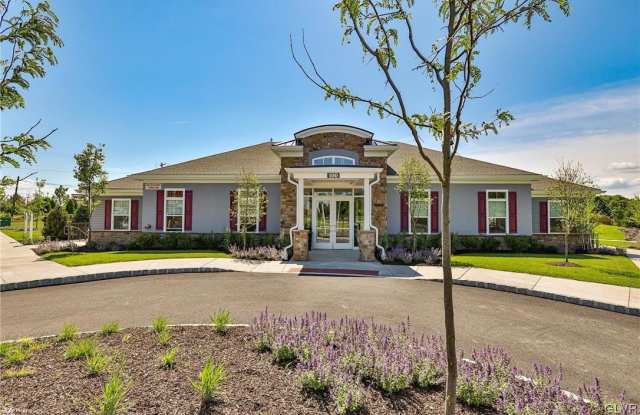 Photo of 100 Aviv Street