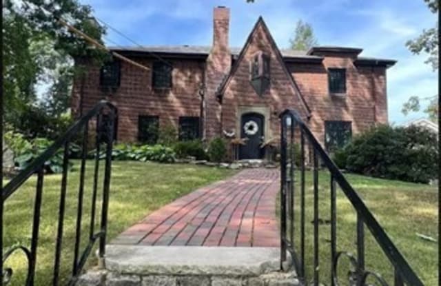 42 Arlington Rd - 42 Arlington Road, Brookline, MA 02467