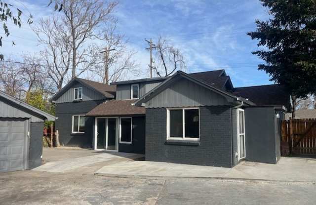 Spacious 5BR House in Wheat Ridge