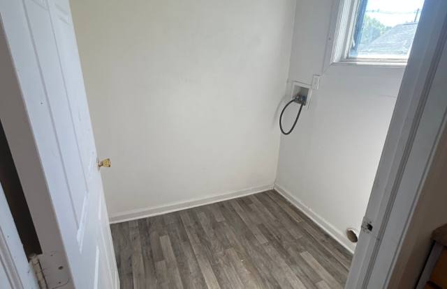 648-650 S Main stUnit 648