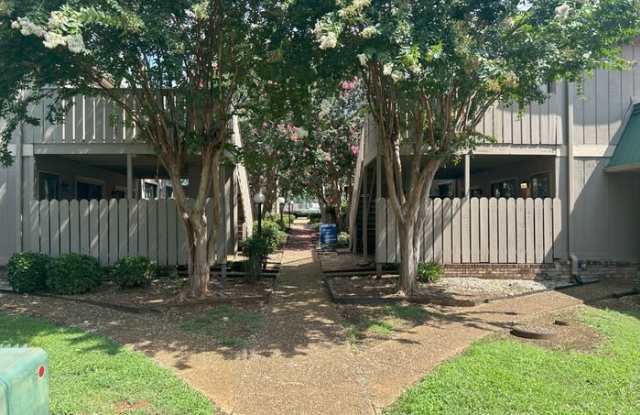 Photo of 2225 Golf Road Southwest