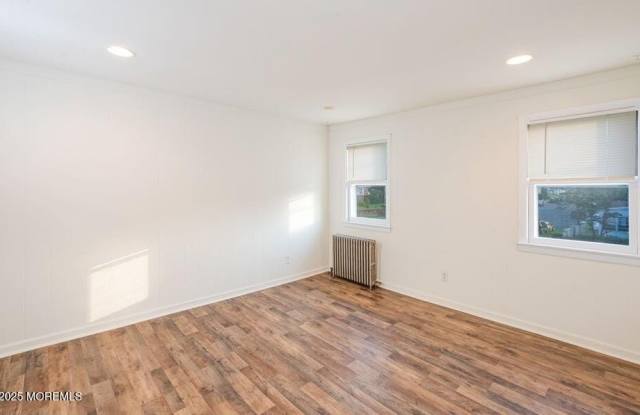 215 S Pine Avenue unit: 2