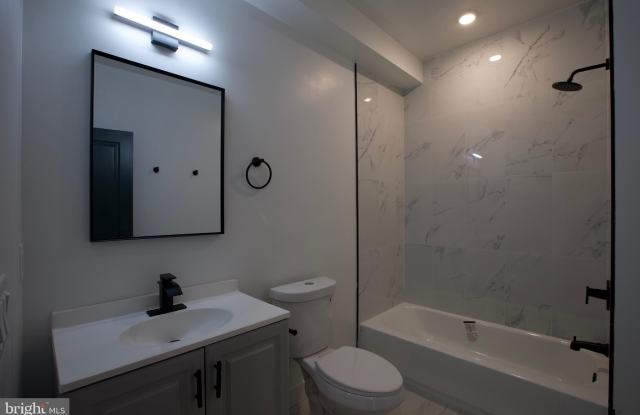 1224 W SILVER Street unit: 1