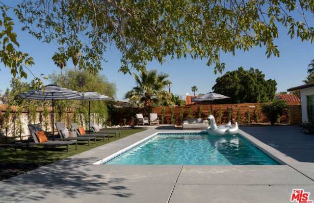 1808 E Francis Dr