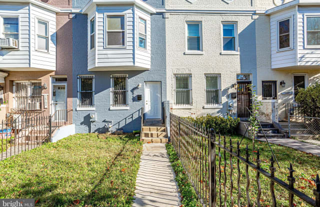 1511 3RD STREET NW - 1511 3rd Street Northwest, Washington, DC 20001