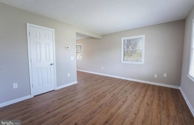 3107 SHAWNEE Drive unit: 7