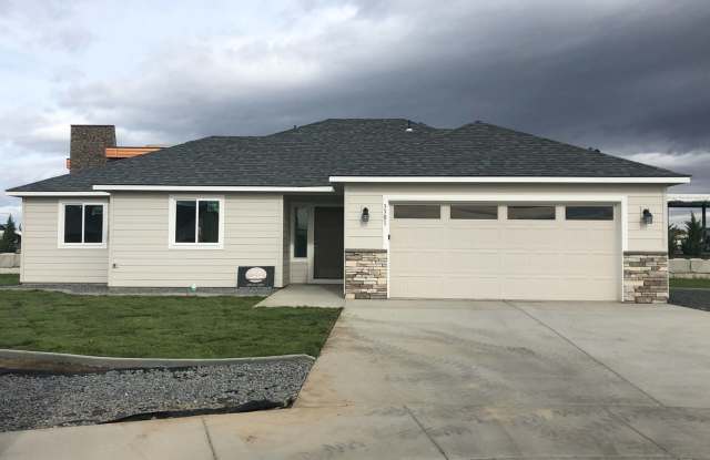 3 Bed 2 bath Home for Rent!