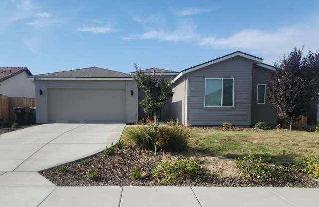 Photo of Your new home is here! Enjoy the charm of this home in Bakersfield - Flexible lease agreements