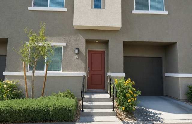 New, Pet Friendly, Modern Minimalist Open Layout - 3BR/2B Townhome in Las Vegas